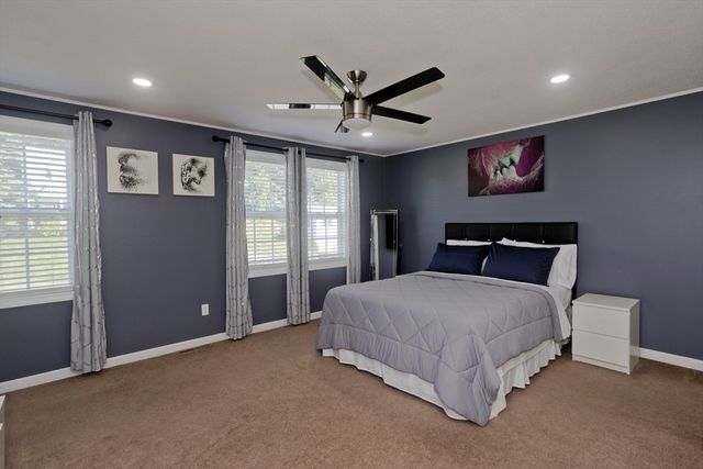 14 Scott Hollow Dr, Holyoke, MA 01040