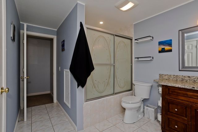 14 Scott Hollow Dr, Holyoke, MA 01040