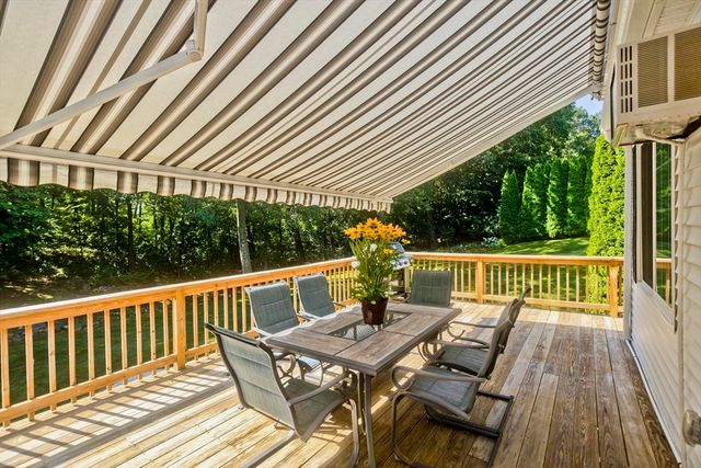14 Scott Hollow Dr, Holyoke, MA 01040