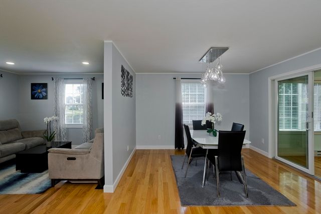 14 Scott Hollow Dr, Holyoke, MA 01040