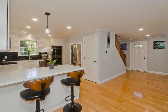 14 Scott Hollow Dr, Holyoke, MA 01040