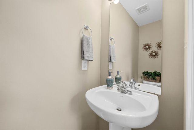 417 Zurich Ct, Clarksville, TN 37040