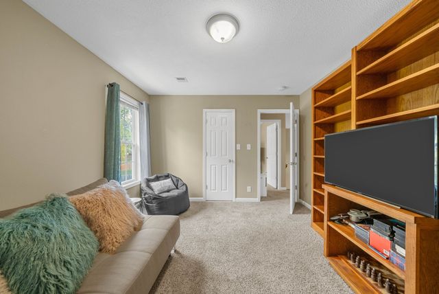 417 Zurich Ct, Clarksville, TN 37040