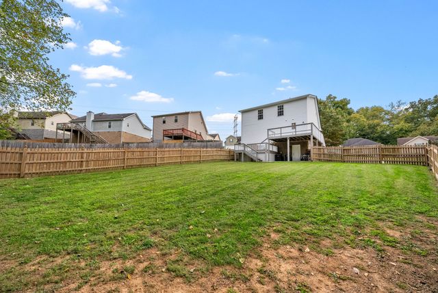 417 Zurich Ct, Clarksville, TN 37040