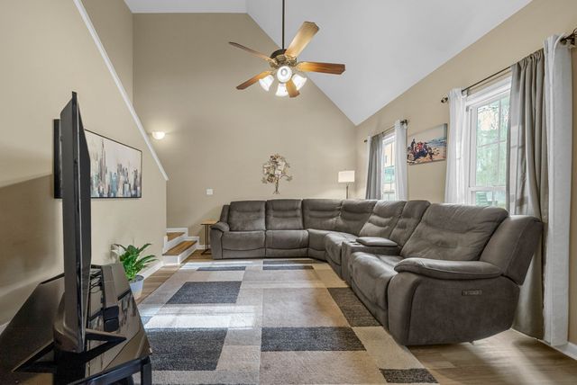 417 Zurich Ct, Clarksville, TN 37040