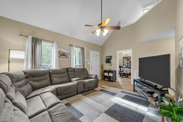 417 Zurich Ct, Clarksville, TN 37040