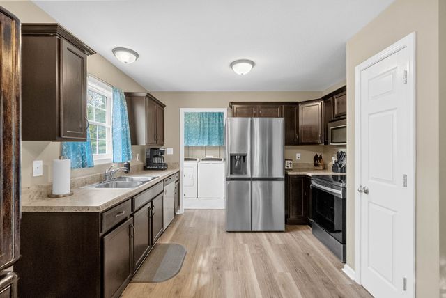 417 Zurich Ct, Clarksville, TN 37040