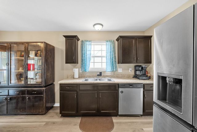 417 Zurich Ct, Clarksville, TN 37040