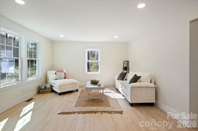 5588 Sugar Hill Road, Marion, NC 28752