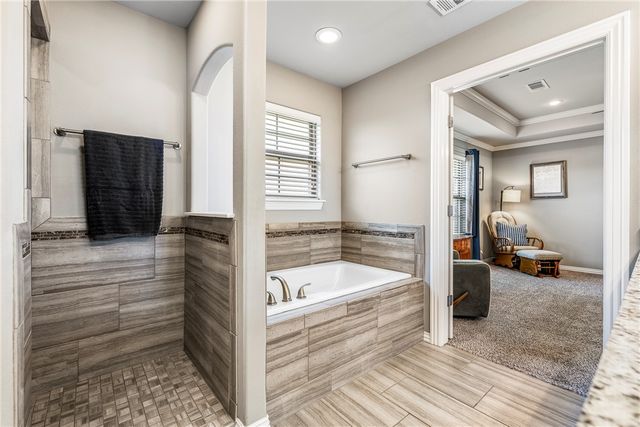 4002 SW Flatrock Cove, Bentonville, AR 72713