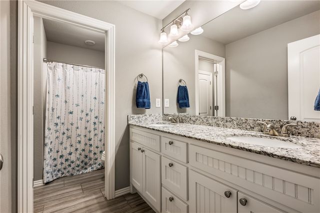 4002 SW Flatrock Cove, Bentonville, AR 72713