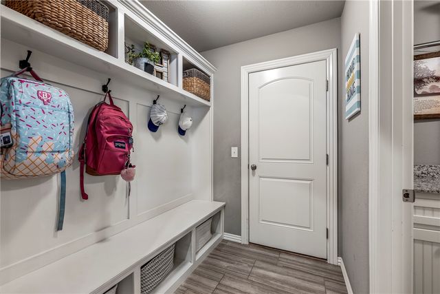 4002 SW Flatrock Cove, Bentonville, AR 72713