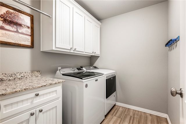 4002 SW Flatrock Cove, Bentonville, AR 72713
