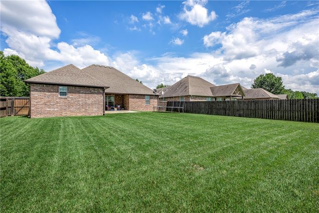 4002 SW Flatrock Cove, Bentonville, AR 72713