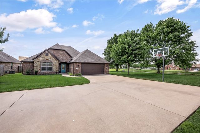 4002 SW Flatrock Cove, Bentonville, AR 72713