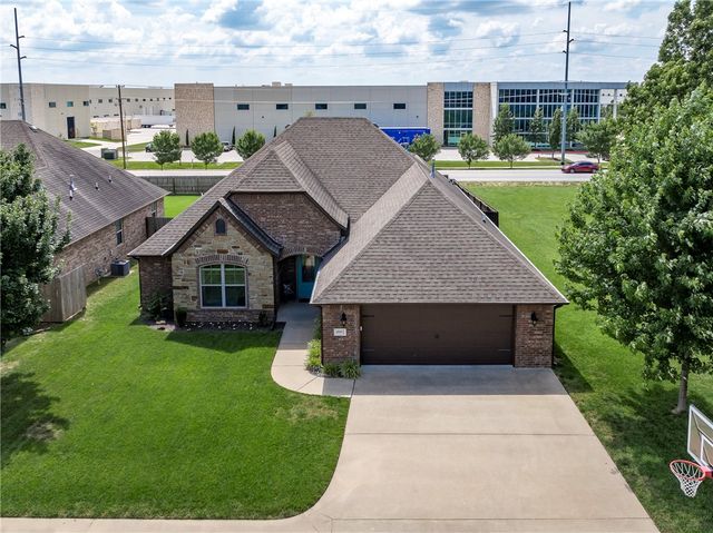 4002 SW Flatrock Cove, Bentonville, AR 72713