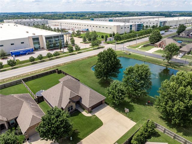 4002 SW Flatrock Cove, Bentonville, AR 72713