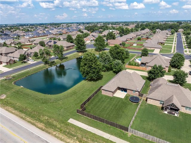 4002 SW Flatrock Cove, Bentonville, AR 72713