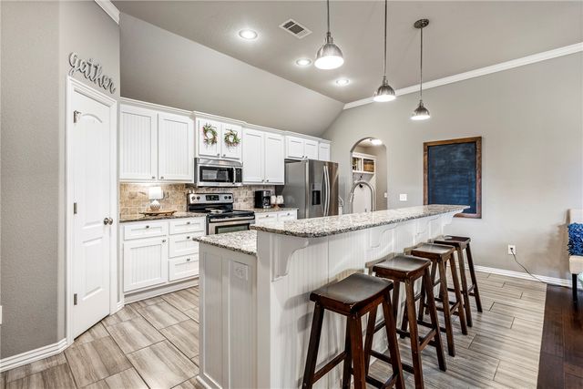 4002 SW Flatrock Cove, Bentonville, AR 72713