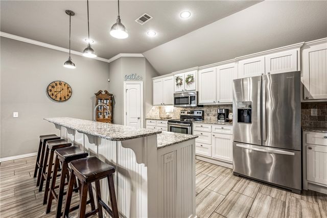 4002 SW Flatrock Cove, Bentonville, AR 72713