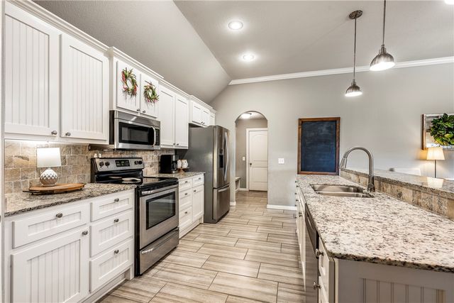 4002 SW Flatrock Cove, Bentonville, AR 72713