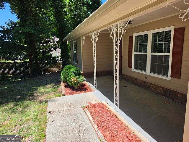 586 Ridge Avenue SW, Mableton, GA 30126