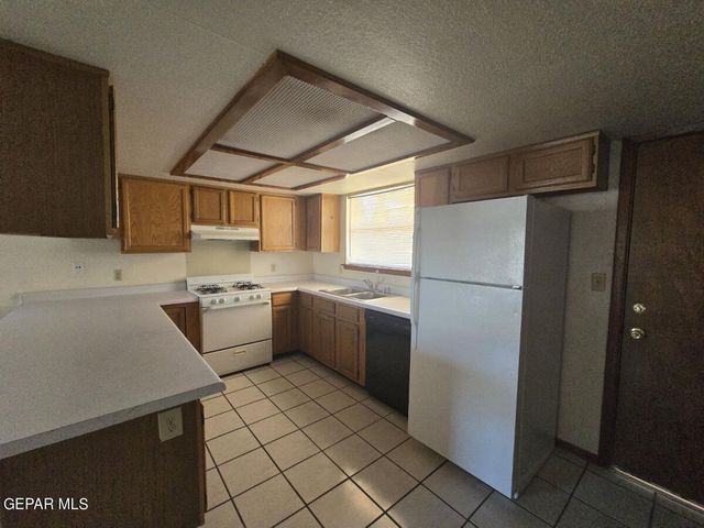 1361 TRUDY ELAINE Drive, El Paso, TX 79936