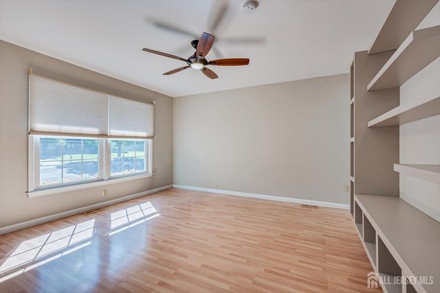 6 Wood Lake Drive, Piscataway, NJ 08854