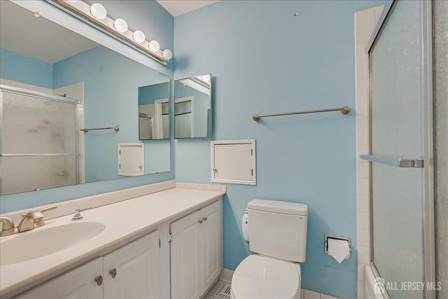 6 Wood Lake Drive, Piscataway, NJ 08854