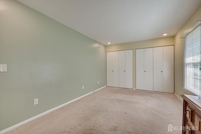 6 Wood Lake Drive, Piscataway, NJ 08854
