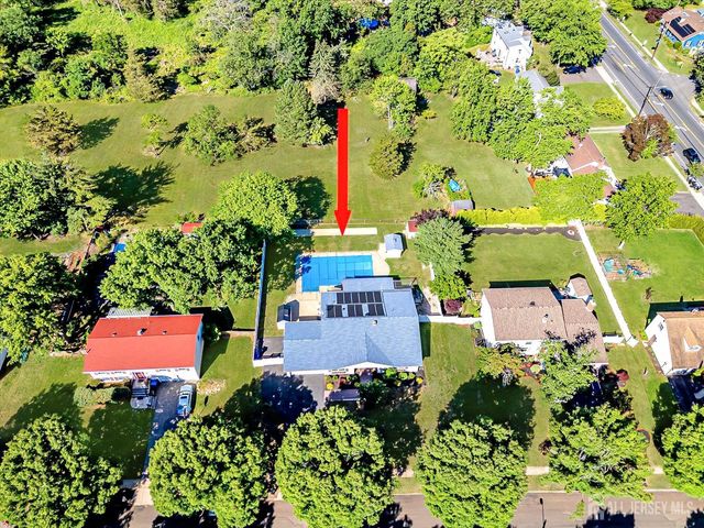 6 Wood Lake Drive, Piscataway, NJ 08854