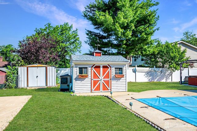 6 Wood Lake Drive, Piscataway, NJ 08854