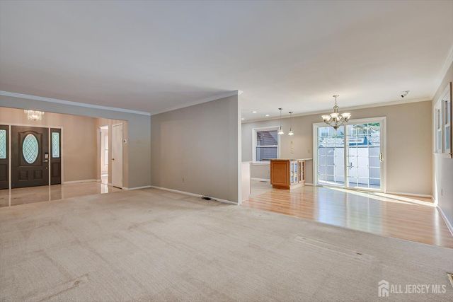 6 Wood Lake Drive, Piscataway, NJ 08854