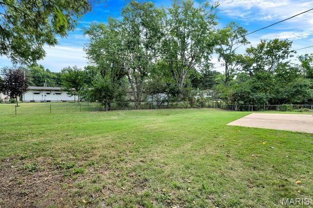 855 Northmoor Drive, Florissant, MO 63033