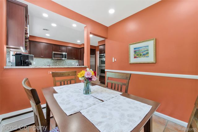 4230 Orchard Way, Bloomfield Hills, MI 48301