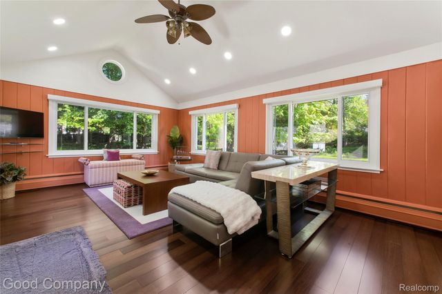 4230 Orchard Way, Bloomfield Hills, MI 48301