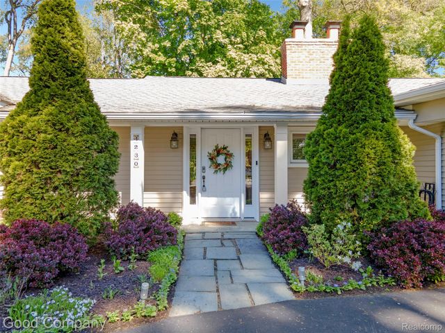 4230 Orchard Way, Bloomfield Hills, MI 48301