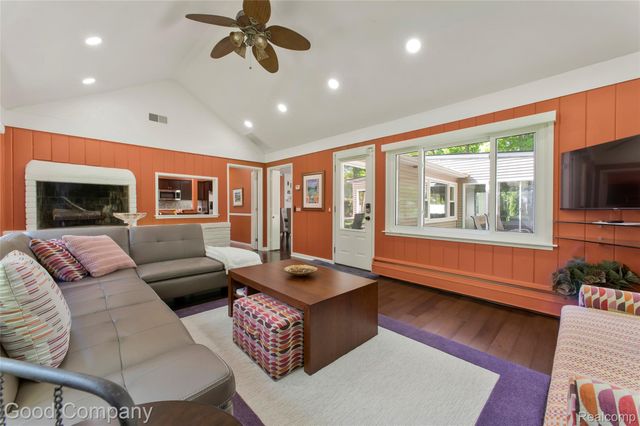 4230 Orchard Way, Bloomfield Hills, MI 48301