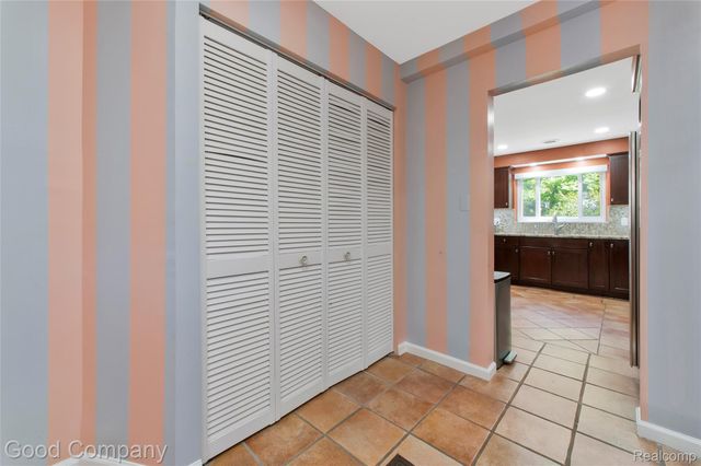 4230 Orchard Way, Bloomfield Hills, MI 48301
