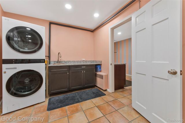 4230 Orchard Way, Bloomfield Hills, MI 48301