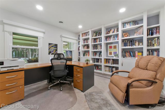 4230 Orchard Way, Bloomfield Hills, MI 48301