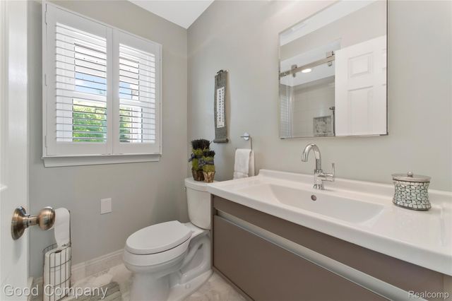 4230 Orchard Way, Bloomfield Hills, MI 48301