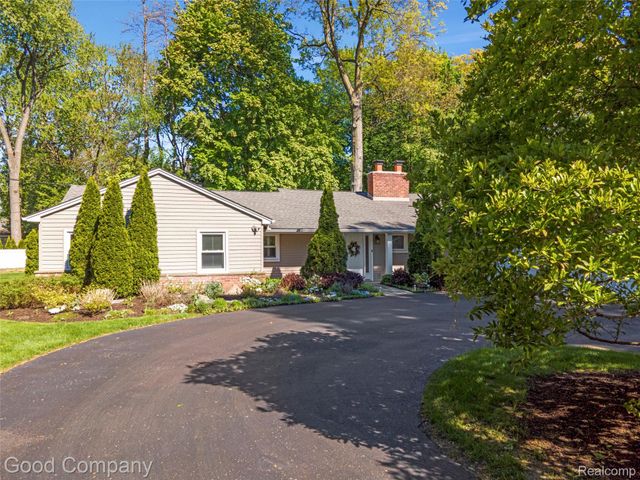 4230 Orchard Way, Bloomfield Hills, MI 48301
