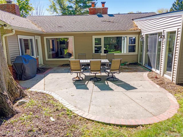 4230 Orchard Way, Bloomfield Hills, MI 48301