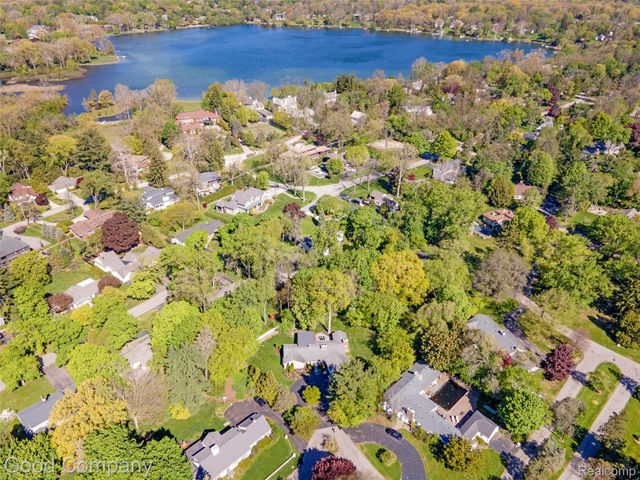 4230 Orchard Way, Bloomfield Hills, MI 48301