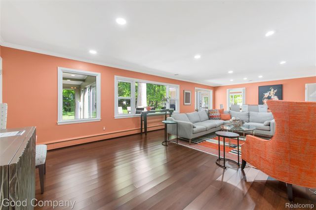 4230 Orchard Way, Bloomfield Hills, MI 48301