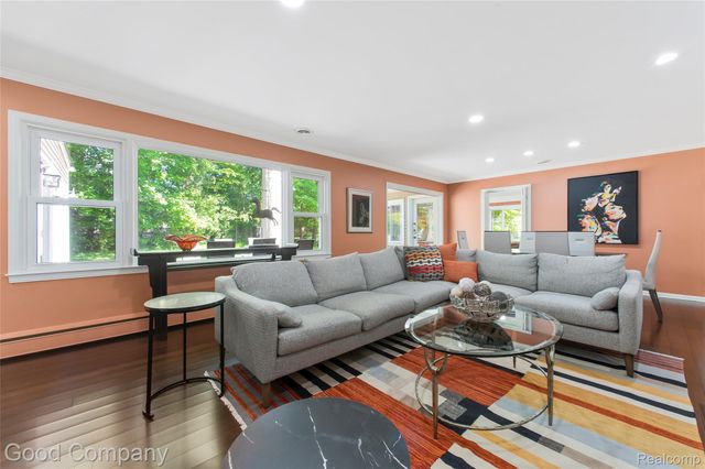 4230 Orchard Way, Bloomfield Hills, MI 48301