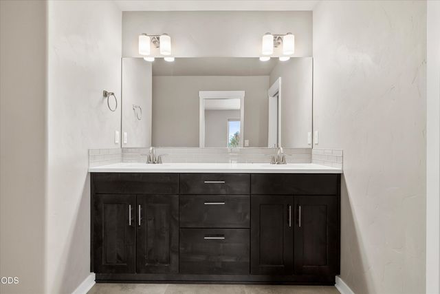 20991 NE Legend Place, Bend, OR 97701