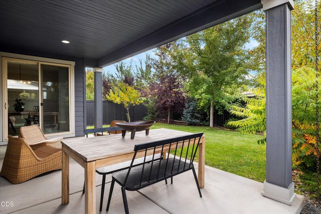20991 NE Legend Place, Bend, OR 97701