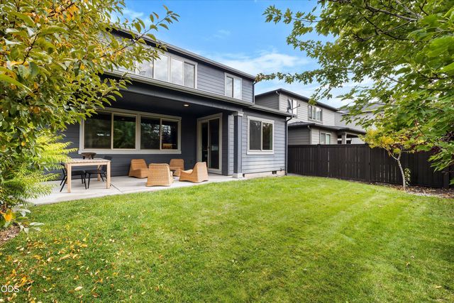 20991 NE Legend Place, Bend, OR 97701
